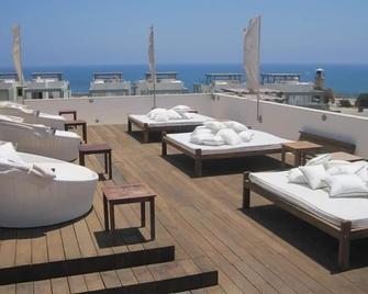 E-Hotel Larnaca Resort & Spa - Larnaka - Balkón