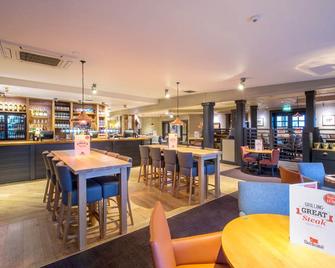 Premier Inn Doncaster (Lakeside) - 唐克斯特 - 餐廳