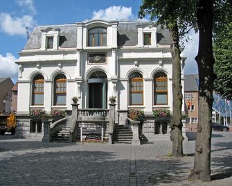 Hotel Corbie Lommel - Lommel - Edificio