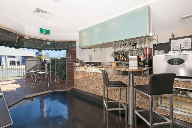 Comfort Inn Suites Northgate Airport 199 1 6 7 Brisbane