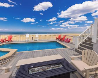 Luxury Multi-Level Oceanfront- Salt Water Pool- Heated Option &spa, Pet Friendly - Virginia Beach - Pool