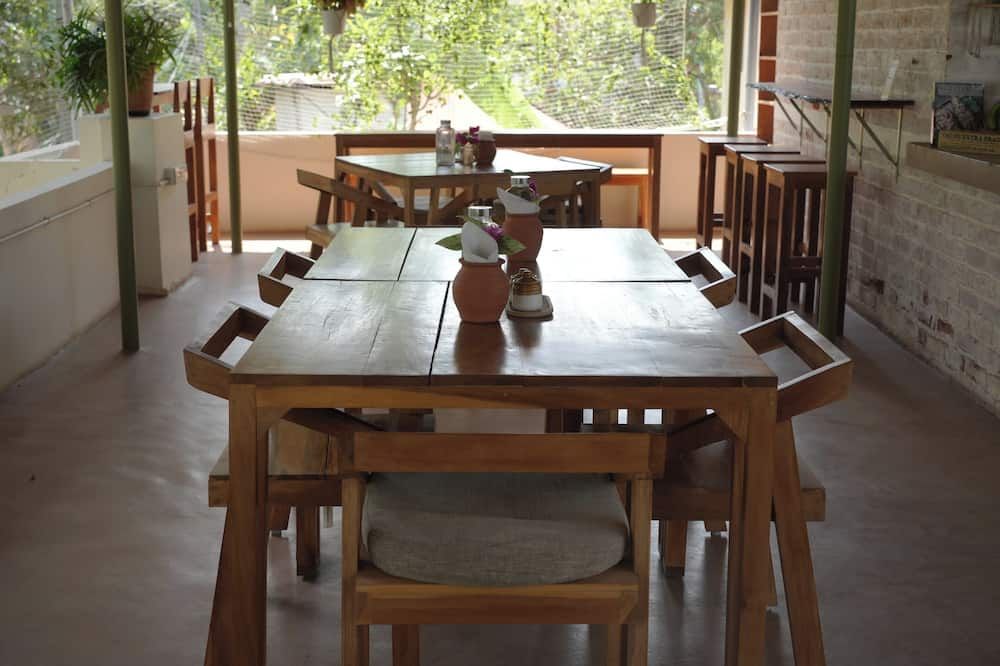 Ashiyana Cliff & Beach Resort By Onespace - Varkala - Dining room