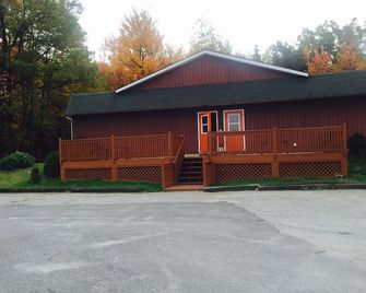 Penn Terrace Motel - Beaver Meadows - Gebouw