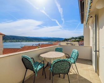 Apartments Tariba - Supetarska Draga - Balcón
