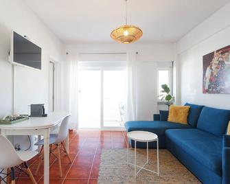 Experience Relaxing Holidays - Estoril - Living room