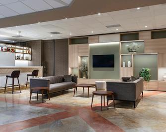 Hilton Garden Inn Bologna North - Bologna - Lobby