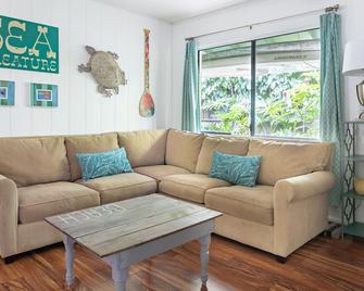 Live Like a North Shore Local~Walk To Coffee/Store, near Road to Hana, Haleakala - Haiku-Pauwela - Salon