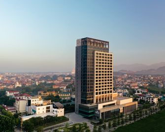 Crowne Plaza Vinh Yen City Centre By IHG - Vinh Yen - Edificio