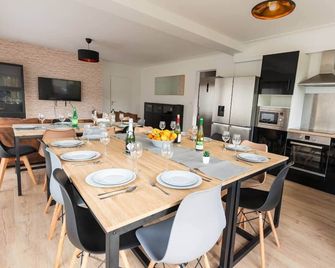 Villa City Garden - Maison Spacieuse Et Jardin - Proche Centre Ville - Cholet - Dining room