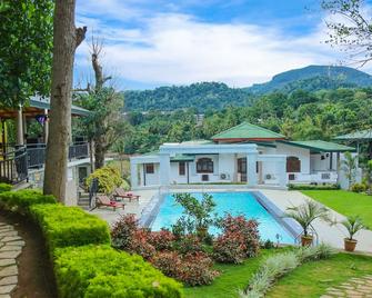 Royal Classic Resort - Kandy - Pool