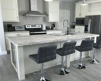 Paradise 3 Minutes to Open Water-60ft Dock-Wide Canal reserve Area-Cudjoe Key - Cudjoe Key - Kitchen