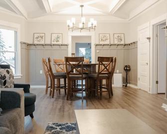 Central Tacoma Triplex - Tacoma - Comedor