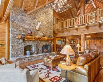 Lake Haven Lodge - Wilkesboro - Huiskamer