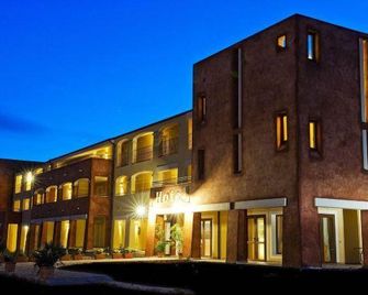 Hotel Baja Romantica - Bosa - Building