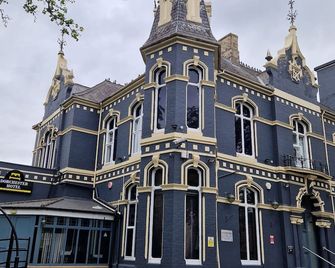 The Dorchester Hotel - האל - בניין