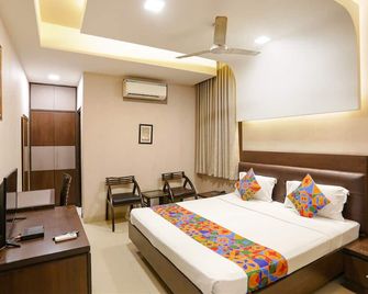 Fabhotel Grand Olive - Noida - Schlafzimmer