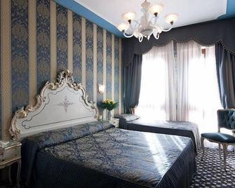 فندق بيله آرتي - البندقية - غرفة نوم