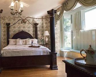 The Emig Mansion - York - Bedroom