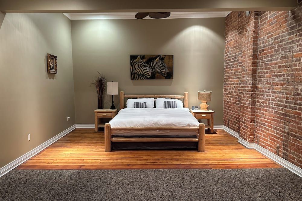 The Brick-Road Penthouse - Kokomo - Schlafzimmer