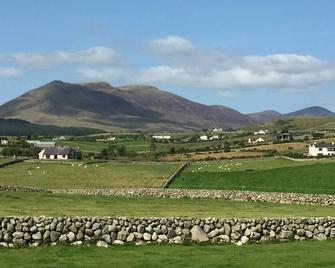 Modern house set in the heart of the Mourne Mountains - Kilkeel