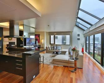 ذا كوارتر سالادان بي إي يوش جي - بانكوك - غرفة معيشة