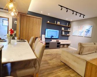 Loft Lindo Com Ar Condic, Wifi, Perto De Capivari - Campos do Jordão - Salle à manger