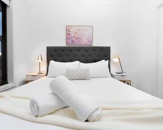 ResortStyle 4BR House with parking - Werribee - Bedroom