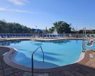 Holiday Inn Express & Suites Clermont Se – West Orlando - Clermont - Pool