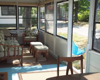 Coles Park @ Spring Lake/Grand Haven Booking Summer 2027 7/18 Week & August Time - Spring Lake - Sala de estar