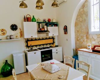 Casale Conte Dell'Anna - Sant'Isidoro - Cocina