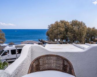Zen Suites & Spa - Perissa - Balkon