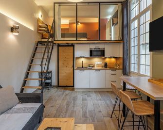 Le Duplex Mirabeau 3 stars - City Center - Aix-en-Provence - Kitchen