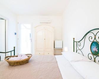 La Viola e il Sole - alloggi e glamping - - Fermo - Camera da letto