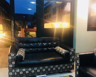 Détente Hôtel - Abiyán - Sala de estar