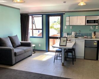 Pure Motel - Rotorua - Kitchen