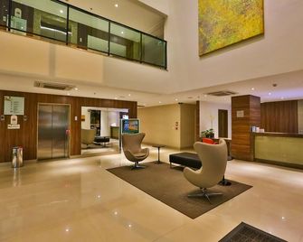 Quality Hotel & Suites Brasilia - Brasilia - Front desk