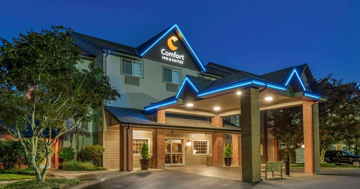 Comfort Inn and Suites Tualatin Lake Oswego South from $114