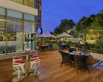 Novotel Ahmedabad - Ahmedabad - Restaurante