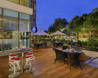 Novotel Ahmedabad - אחמדאבאד - מסעדה