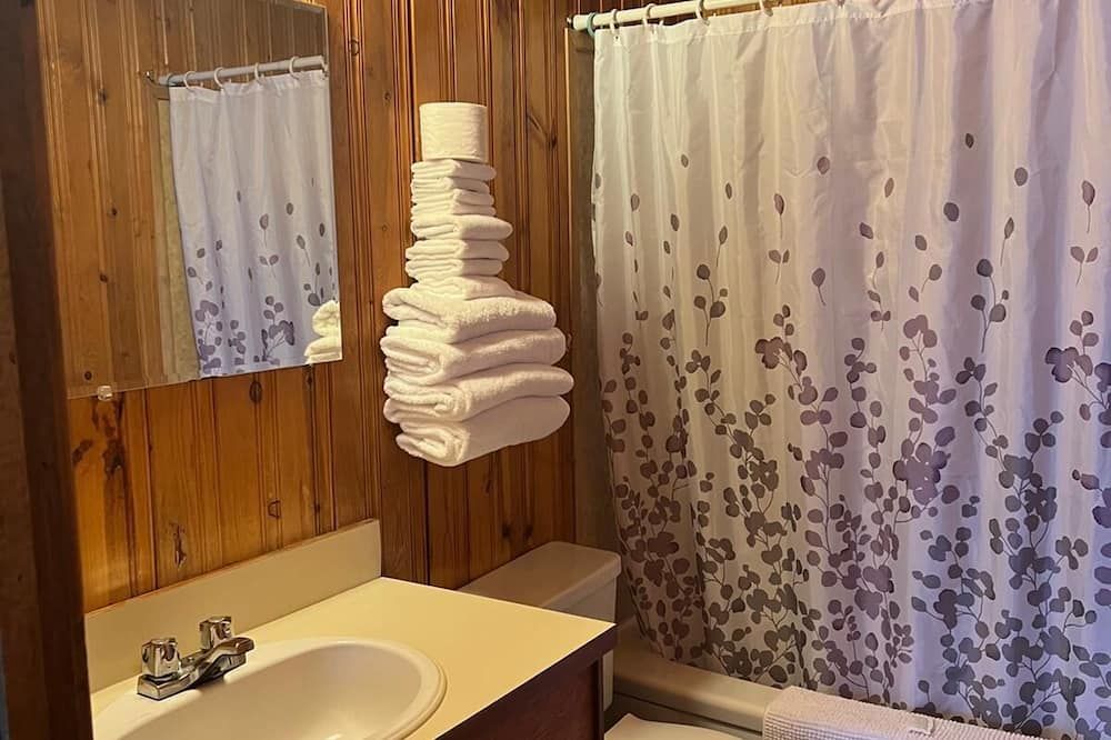 Glacier View Inn - Haines Junction - Bathroom