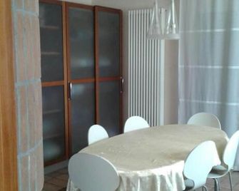 B & B Paradiso - Loreto - Comedor