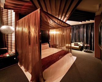 風緻主題精品旅館 - 台中市 - Spa