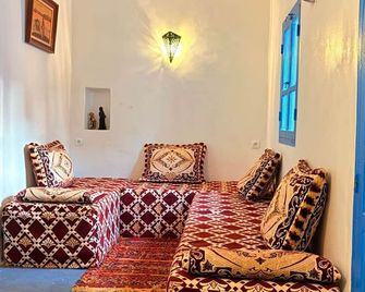 Asarag Guest House & Lodge - Mirhleft - Living room