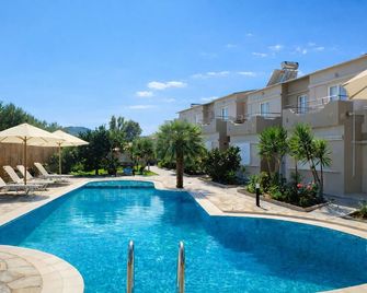Secret Garden Hotel - Maleme - Bazén