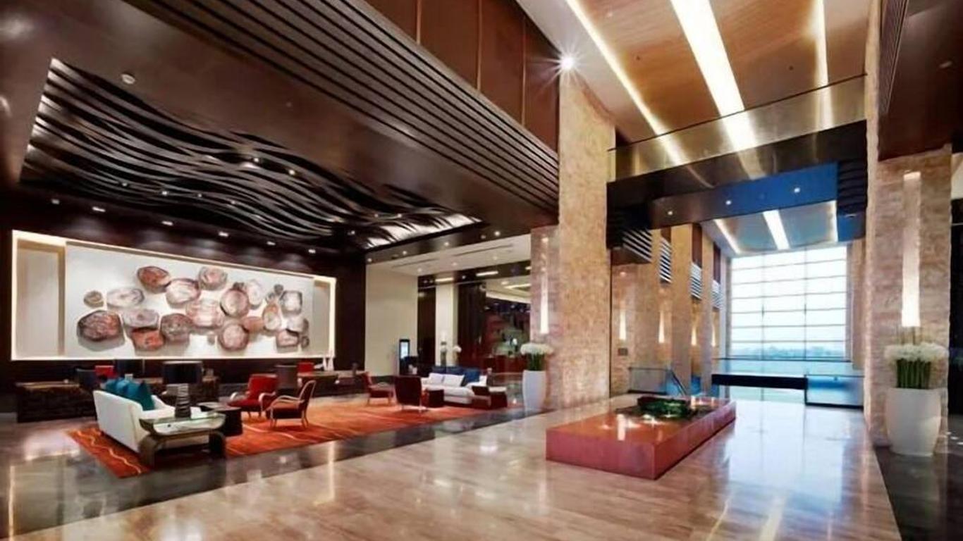 VOGO Abu Dhabi Golf Resort & Spa