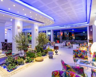 Phoenicia Luxury Hotel - Mamaia - Recepción