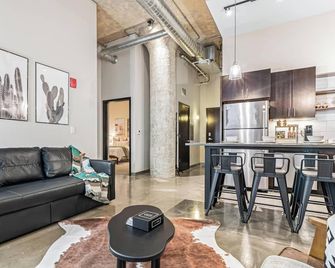 Dt 2bd Steps From Target Field Gym Kitchen Laundry - Mineápolis - Sala de estar