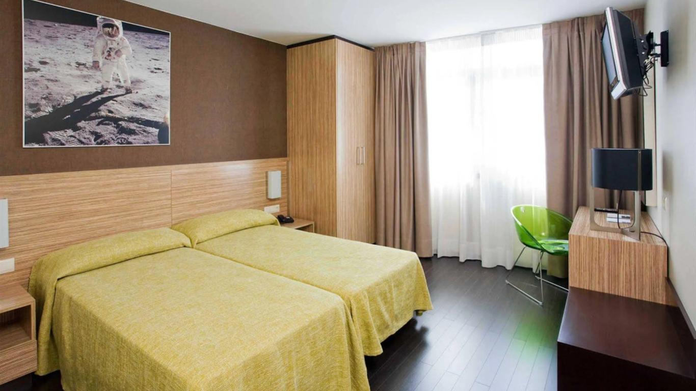 Hotel Moon