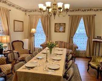 Grand Colonial Bed and Breakfast - Herkimer - Dining room