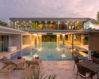 ذا ريجنت فوكيت بانغ تاو بيتش - Choeng Thale - حوض السباحة